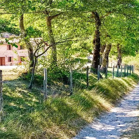 Vista Del Mondo - Sleeps 12 Castel San Felice