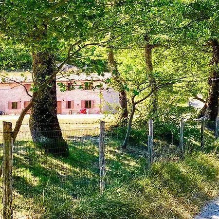 Vista Del Mondo - Sleeps 12 Castel San Felice