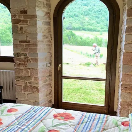 Vista Del Mondo - Sleeps 12 * Castel San Felice