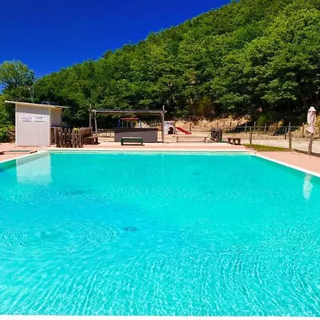 Vista Del Mondo - Sleeps 12 Castel San Felice